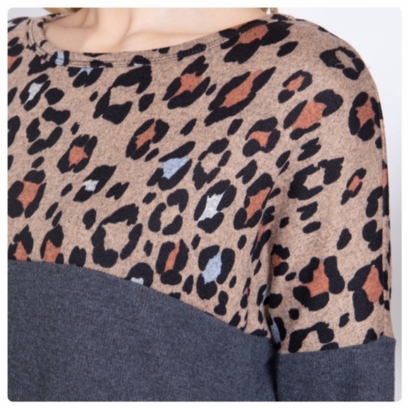 ❌SOLD✨LEOPARD COLOR BLOCK TOP-- HIGH/LOW TOP-NEW - Picture 4 of 7